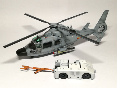 1/72 中国海軍 Z-9C/EC ヘリコプター 牽引車付き プラモデル[ドリームモデル]《在庫切れ》