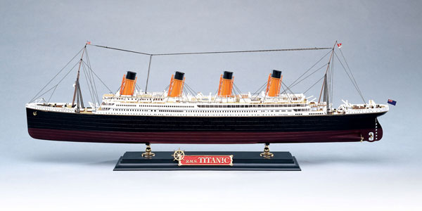 titanic plastic toy