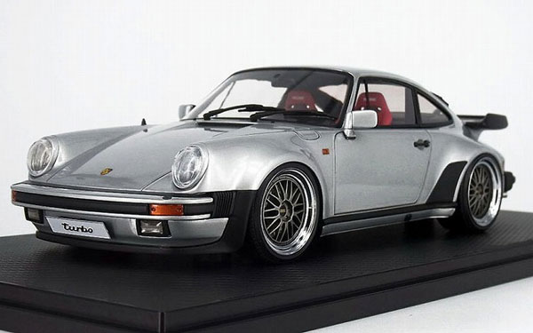 イグニッションモデル　ポルシェ911 ターボ　シルバー 1/18 000000135205_G18sy1H.jpg