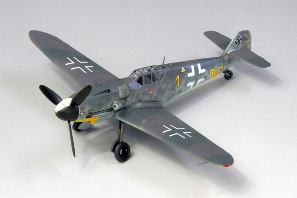 1 72 ドイツ空軍機シリーズ メッサーシュミット Bf 109 G 6 ハルトマン1943 プラモデル ファインモールド 在庫切れ