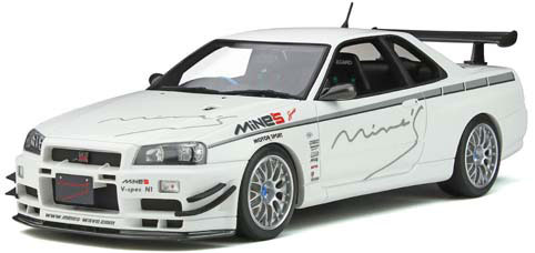 Tomtom1/18 日産スカイライン　GT-R R34 ホワイトミニカー AUTOart 1/18 日産 スカイライン GT-R （R34） Vスペック II