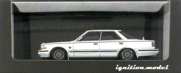 1/43 ニッサン セドリック (Y30) 4Door Hardtop Brougham VIP White 