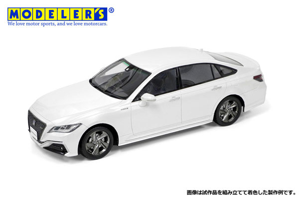 1/24 Toyota CROWN HYBRID 2.5 RS Advance (2018) マルチマテリアルモデルキット