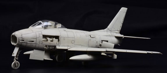 1/48 FJ-2 フューリー w/フィギュア2体 プラモデル[キティホークモデル