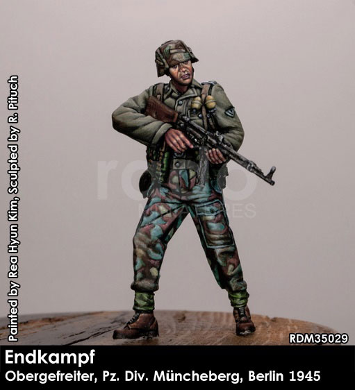 1/35 WWIIドイツ最後の戦い ミュンヘベルク装甲師団伍長 StG45(m