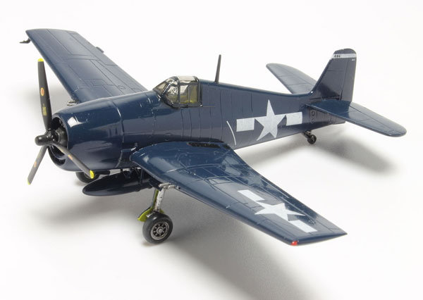 1/144 F6F-5 ヘルキャット “デビッド・マッキャンベル” (2機セット
