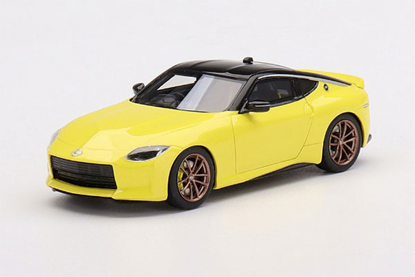 1/43 Nissan フェアレディ Z プロトスペック 2023 イカズチイエロー(右 