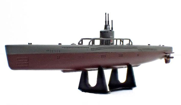 1/700 日本海軍 伊201潜水艦 ＆ 波201潜水艦 w/乗員フィギュア10体 プラモデル[ビーバーコーポレーション]《在庫切れ》