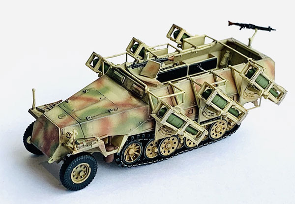 1/72 WW.II ドイツ軍 Sd.Kfz.251/2 Ausf.D ヴルフラーメン40搭載型