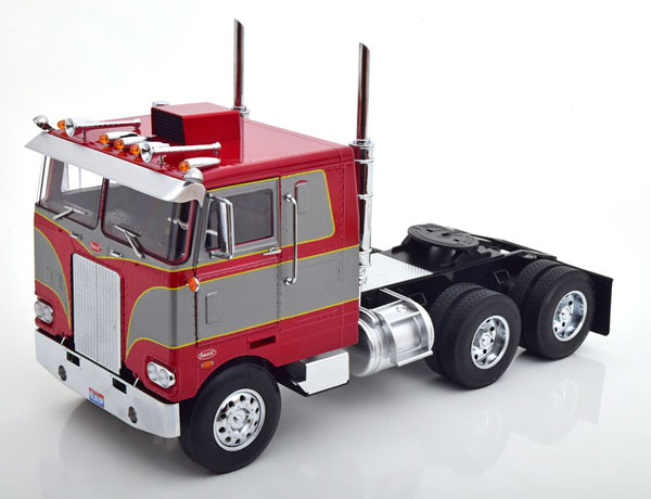 【中古】1/18 Peterbilt 352 Pacemaker 1977-1979 redmetallic/silver[ROAD KINGS]