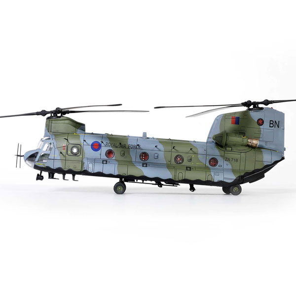 1/72 イギリス空軍 大型輸送ヘリコプター CH-47 HC.1 チヌーク 完成品