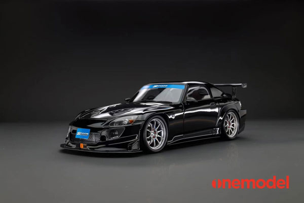 ミニカー　1/18 ホンダ S2000スプーン ストリートカーボンボンネットバージョン(ブラック×チタニウムシルバーホイール) [23A03-01A] ホンダ S2000 スプーン ストリートカーボンボンネットバージョン