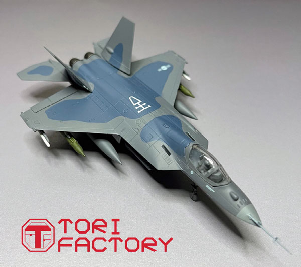 模型・プラモデル 1/72スケール 完成品 KF-21 002号機