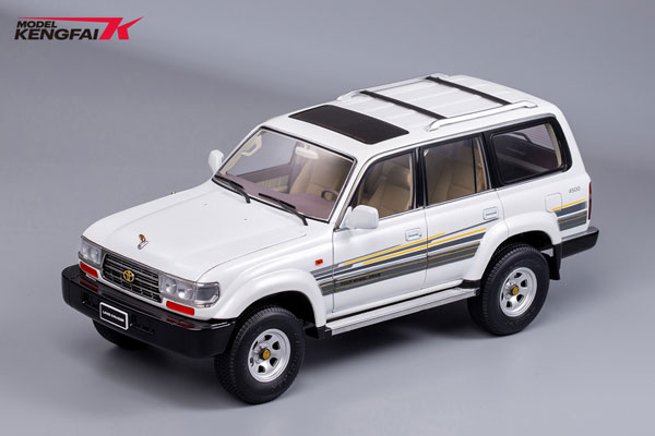 1/18 トヨタ Land Cruiser VX-R LC80 White
