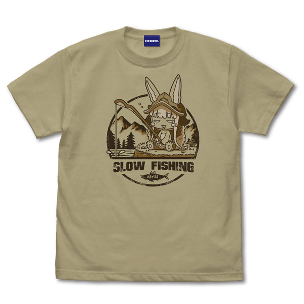 メイドインアビス 烈日の黄金郷 釣りするナナチ Tシャツ/SAND KHAKI-M[コスパ]