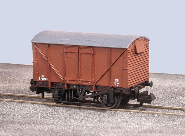 Nゲージ イギリス国鉄 Vanfit 2軸貨車 合板車体仕様 完成品[PECO]