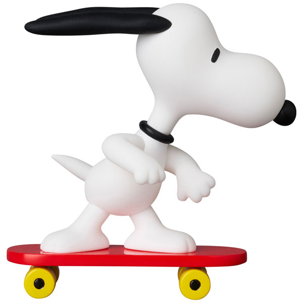 ウルトラディテールフィギュア No.824 UDF PEANUTS SERIES 17 SKATEBOARD SNOOPY