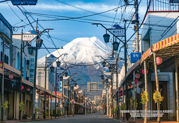 ジグソーパズル シリーズ・日本の都市63 山梨県富士吉田市「雄大な富士山の見える商店街」 300ピース(300-419)[キューティーズ]