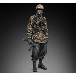 1/16 WWII ドイツ武装親衛隊 MP40を持つ下士官兵[ロイヤルモデル]