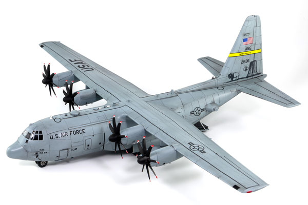 1/144 アメリカ空軍 C-130H 輸送機 プラモデル[グレートウォールホビー]