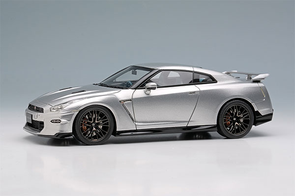 1/43 NISSAN GT-R Premium edition 2025 アルティメイトメタルシルバー[メイクアップ]