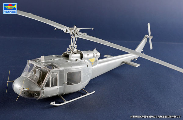 1/35 UH-1B ヒューイ プラモデル[トランペッターモデル]