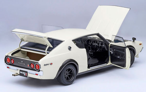 1/18 日産 スカイライン 2000GT-R (KPGC110) チューンド・バージョン (ホワイト)[オートアート]