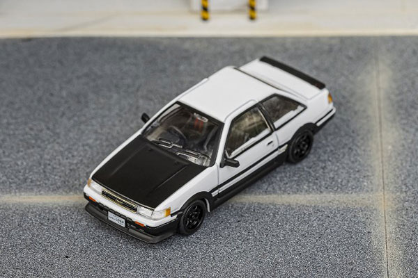 1/64 Toyota Corolla LEVIN ホワイト/ブラックフード[ダイキャストチーム]