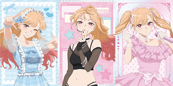 その着せ替え人形は恋をする 30名様限定 描き下ろしジャケットステッカー 着せ恋」海夢と新菜の描き下ろしイラスト用いたグッズ発表、8月の展覧