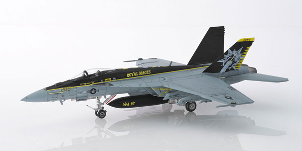 1/72 アメリカ海軍 艦上戦闘機 F/A-18E スーパーホーネット VFA-27 ロイヤルメイセス 2024 プラモデル[プラッツ]《在庫切れ》