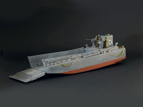 1/35 LCM 3 上陸用舟艇 プラモデル[イタレリ]