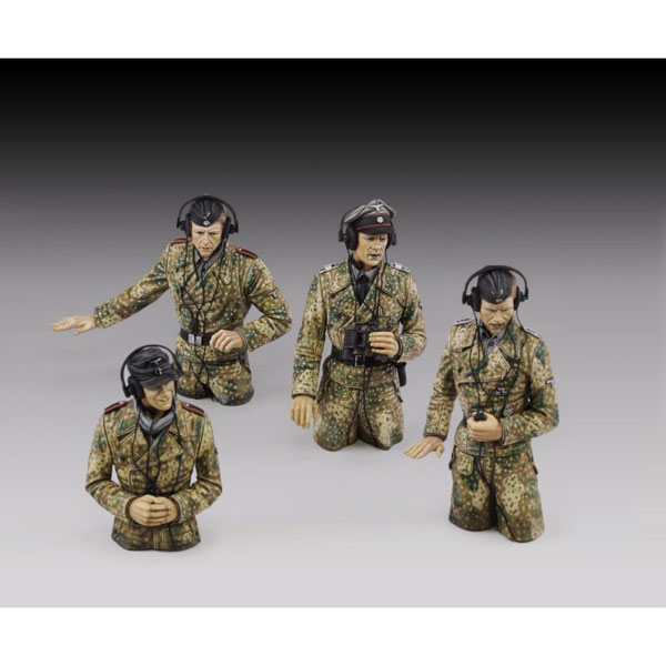 1/35 WWII ドイツ 車上の戦車兵セット(4体入)[ロイヤルモデル]《１１月予約》
