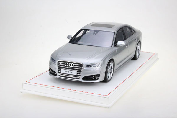 1/18 AUDI S8 2014 シルバー[VAV]【送料無料】《１２月仮予約》