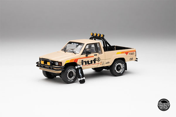 1/64 トヨタ ハイラックス SR5 4X4 HUF x DiecastTalk特注品[ゲインコーププロダクツ]《在庫切れ》