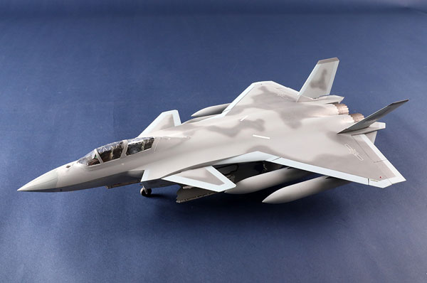 1/48 中国空軍 J-2S戦闘機 マイティ・ドラゴン プラモデル