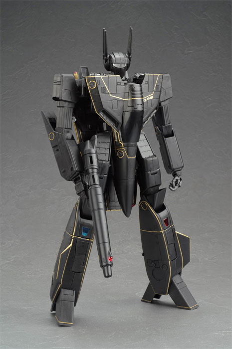 超時空要塞マクロス 1/48 完全変形版 VF-1S 25周年記念モデル HOB-FIG-6742_01.jpg