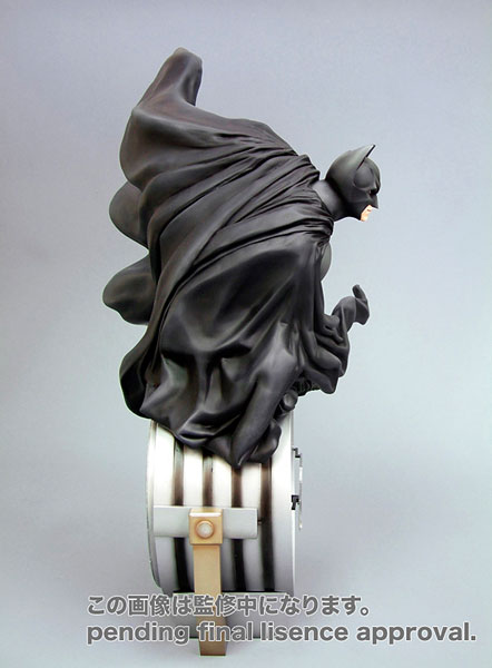 ARTFX ダークナイト バットマン オリジナルスーツVer. 1/6 簡易組立キット FIG-KAI-0010_05.jpg