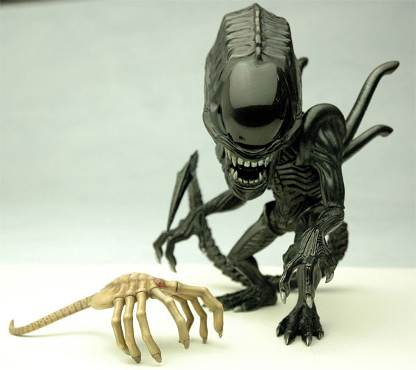 ThreeB AVP2 エイリアン 完成品フィギュア FIG-KAI-0164_01.jpg