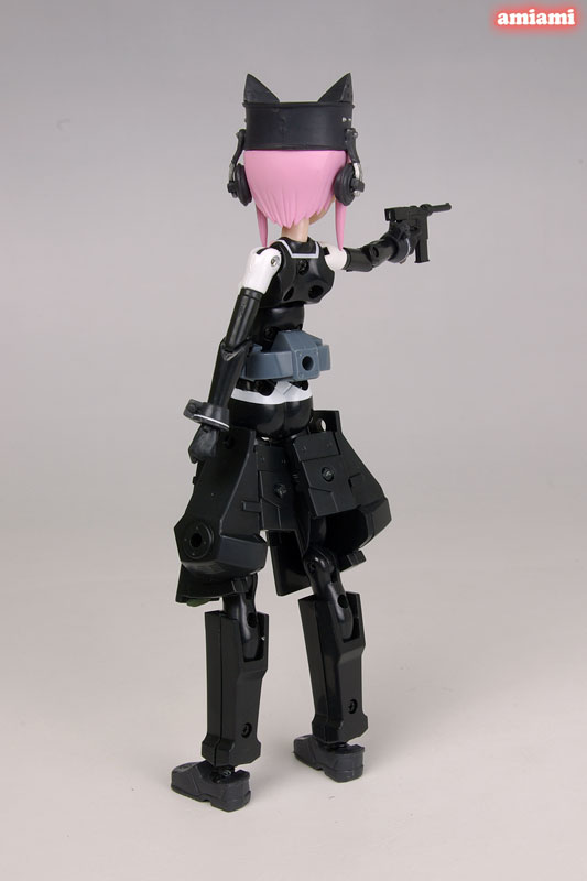 FIG-MOE-0982_08.jpg