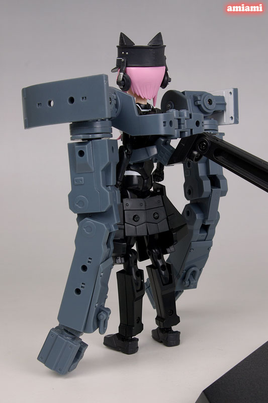 FIG-MOE-0982_12.jpg