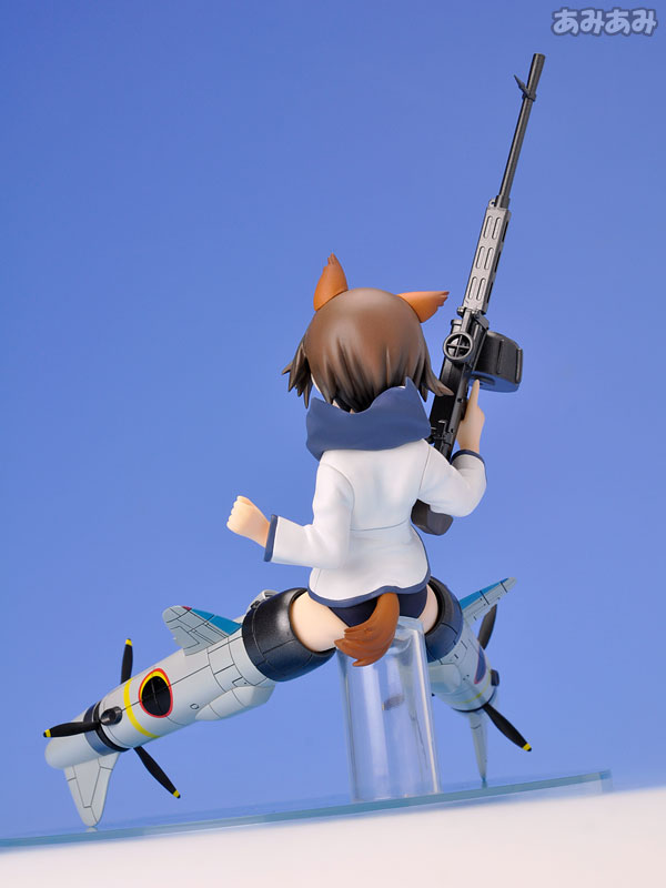 【レトロ】ストライクウィッチーズ　amiami 1/8 フィギュア　缶バッジ レトロ】ストライクウィッチーズ amiami 1/8 フィギュア 缶