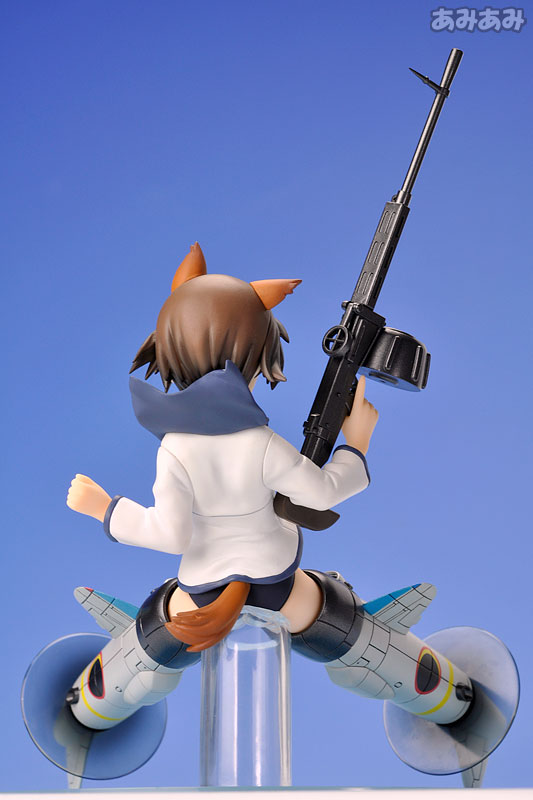 【レトロ】ストライクウィッチーズ　amiami 1/8 フィギュア　缶バッジ レトロ】ストライクウィッチーズ amiami 1/8 フィギュア 缶