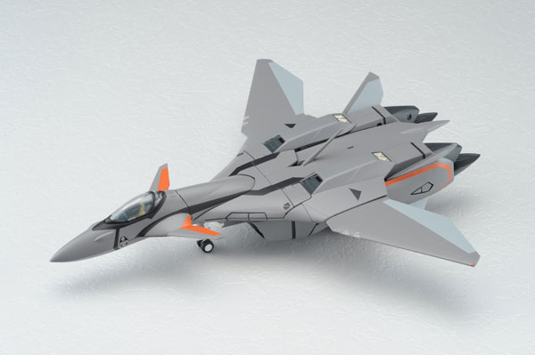 やまとマクロスプラス 完全変形 1/60 VF-11B with スーパーパック やまと 1/60 完全変形VF-11B with スーパーパック マクロス