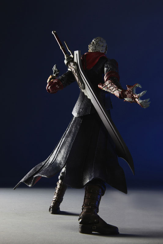 DEVIL MAY CRY4（デビルメイクライ4）プレイアーツ改 ネロ アクション