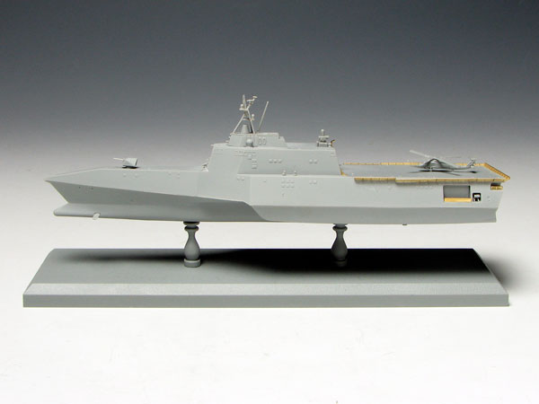 1/700 現用アメリカ海軍 沿海域戦闘艦 インディペンデンス LCS-2