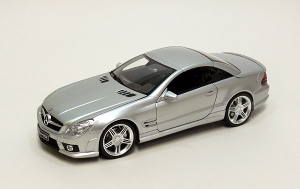 ☆レア 『メルセデス・ベンツ SL 63 AMG』1/18バリオルーフ - ミニカー