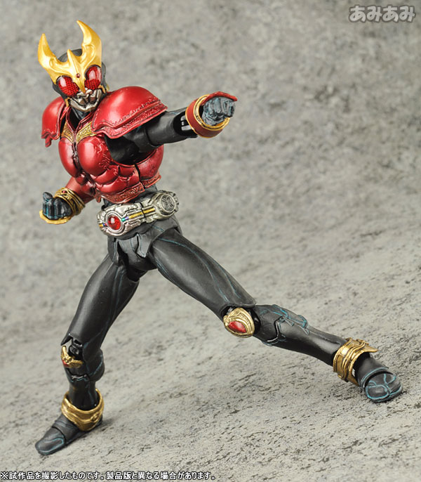 SiC 仮面ライダークウガ ディケイドver Amazon.co.jp: TAMASHII