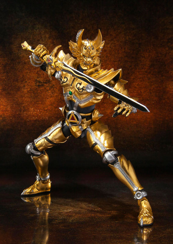 黄金騎士　牙狼　GARO フィギア　バンダイ Amazon.com: 牙狼 GARO -炎の刻印- S.H.Figuarts 黄金騎士 ガロ