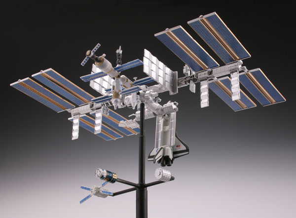 かわいい～！」 トミーテック 技MIX ISS 国際宇宙ステーション 完成時