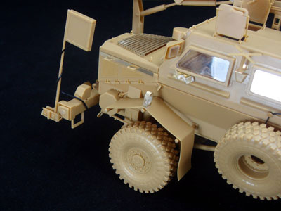ブロンコモデル 1/35 米・バッファロー MPCV 地雷除去車両 プラモデル Amazon | ブロンコモデル 1/35 米バッファローMPCV地雷除去車両・増加
